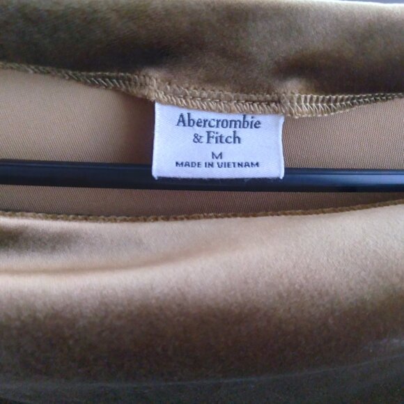 Abercrombie Green Velvet Long Sleeve Off the Shoulder Draped Top - Picture 3 of 3